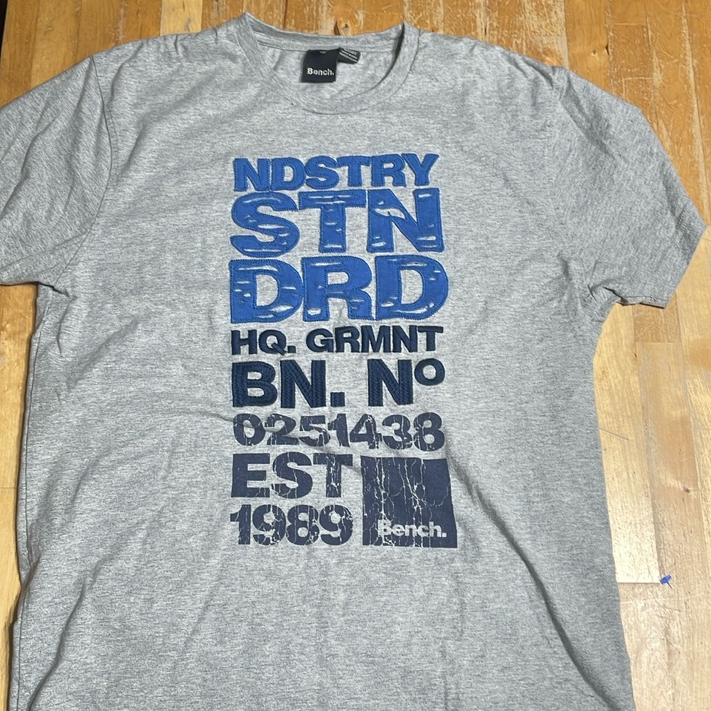 Men’s Bench Tshirt
